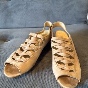 Paul Green Mattie Slingback‎ Woven Strap Cream Suede Heel Sandal 10